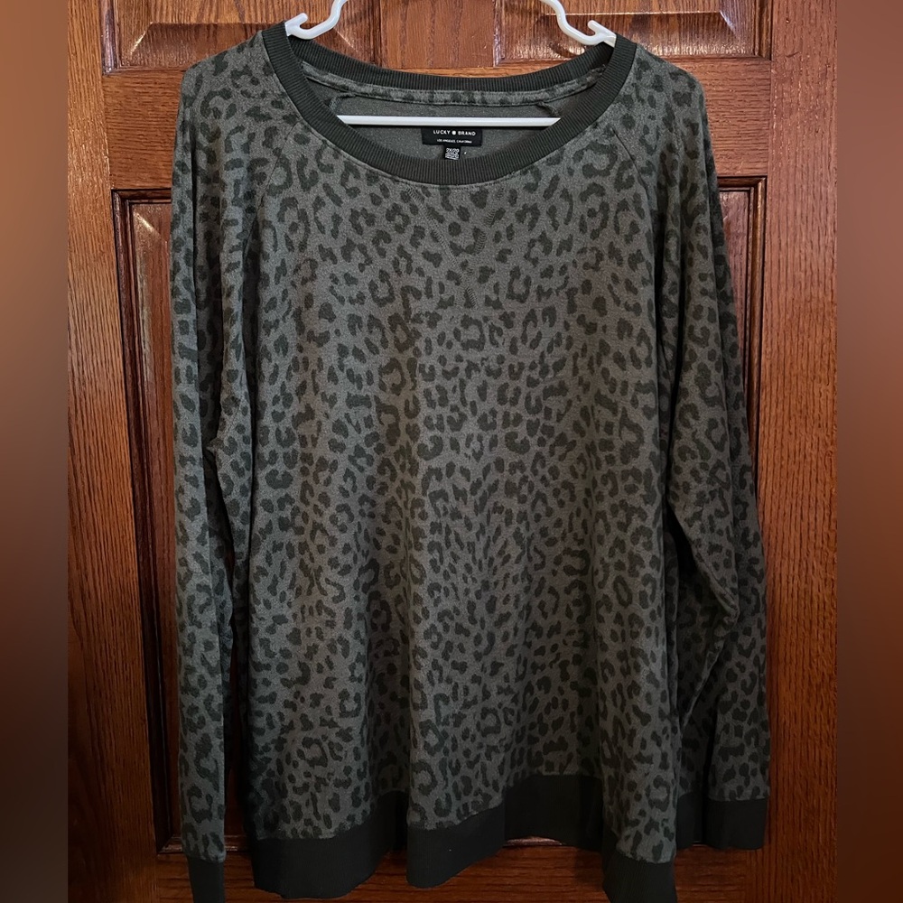 Lucky Brand 2X Leopard Print Two Tone Green Pullover Sweater